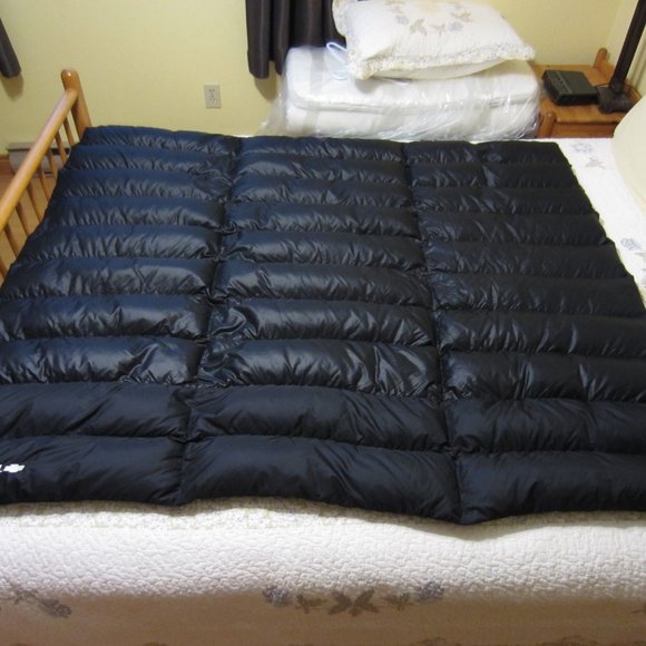 Sold! North Face Nuptse Down Blanket- Sold! - Picture 4 of 9